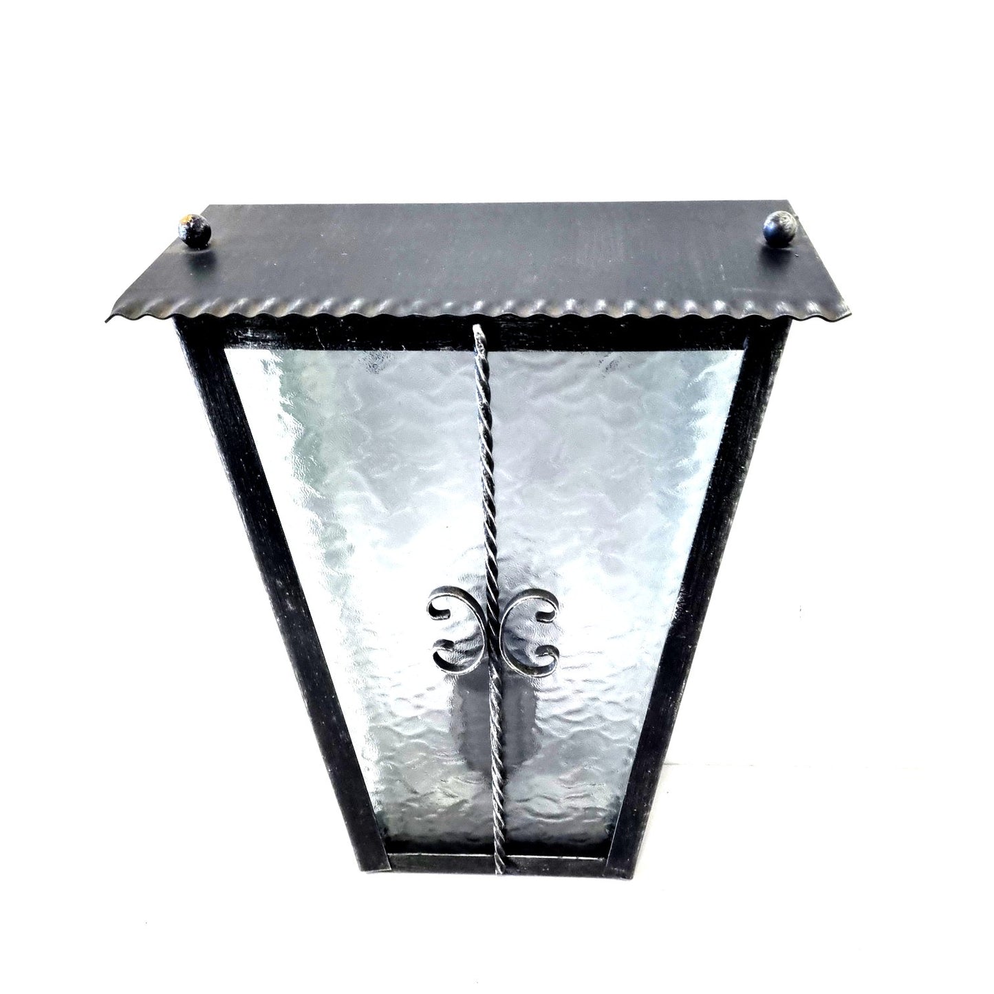 8602 Lanterna da parete in ferro battuto - Mezza lanterna