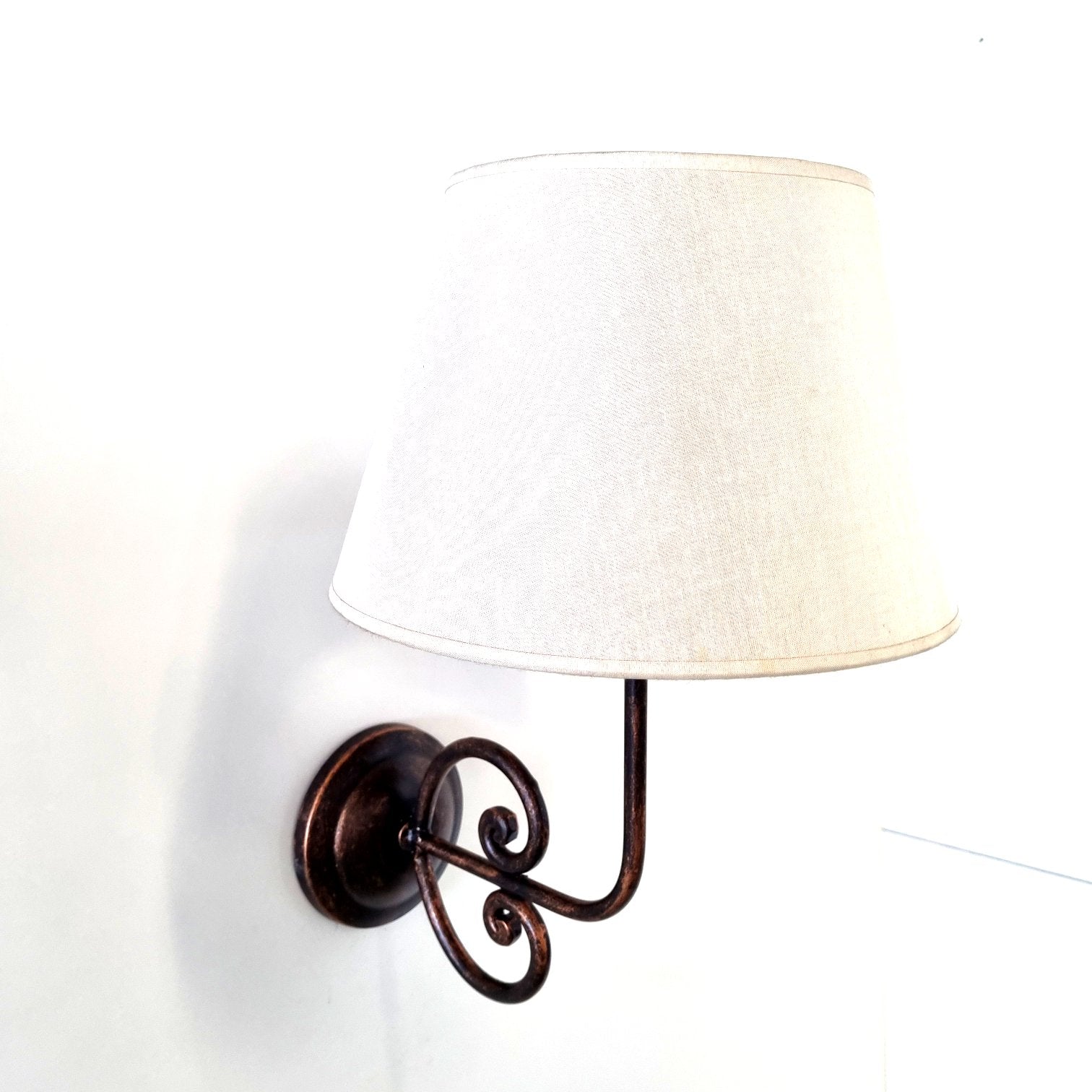 8111 Applique in ferro battuto a 1 luce