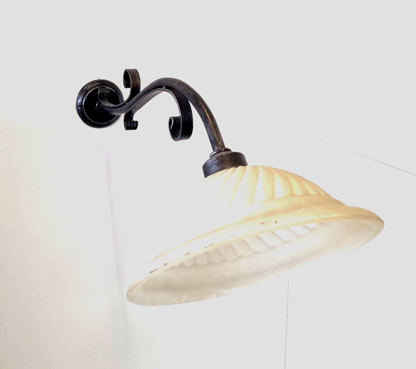 8125 Applique in ferro battuto a 1 luce