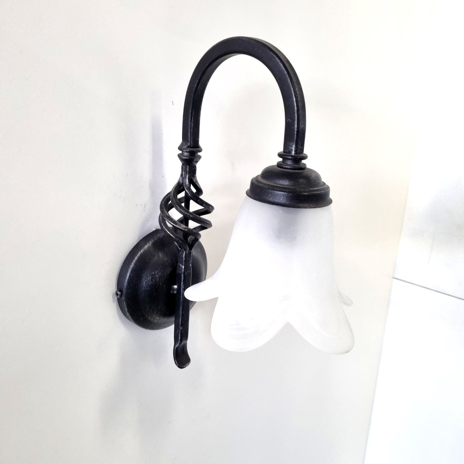 8152 Applique in ferro battuto a 1 luce