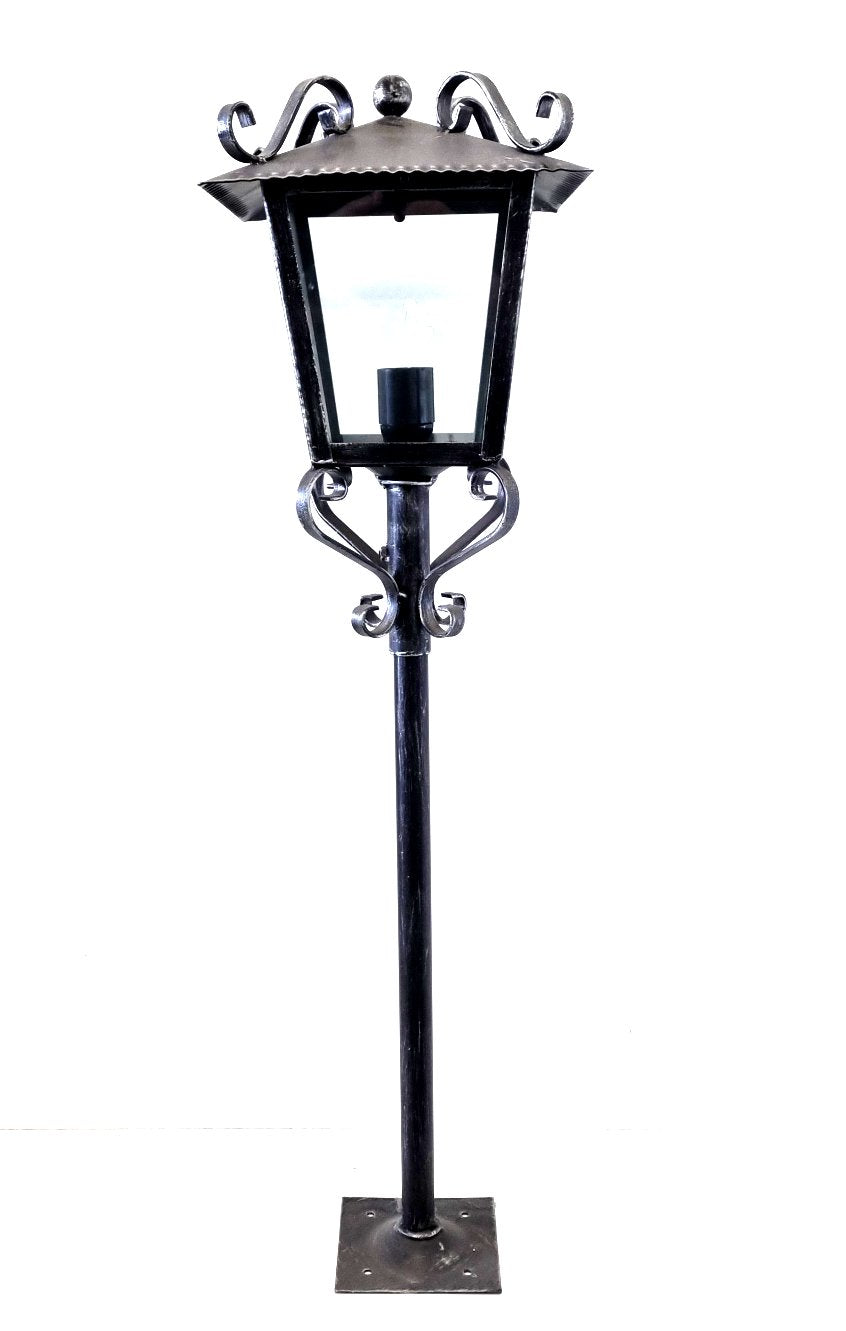 8574 Lanterna a palo in ferro battuto - Lanterna da terra