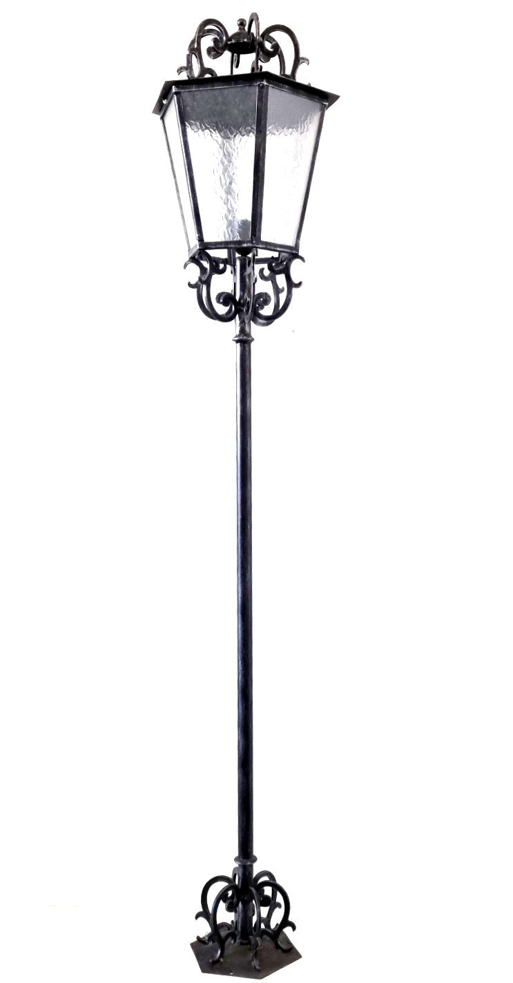 8650/Castello - Lanterna a palo in ferro battuto - Lanterna da terra