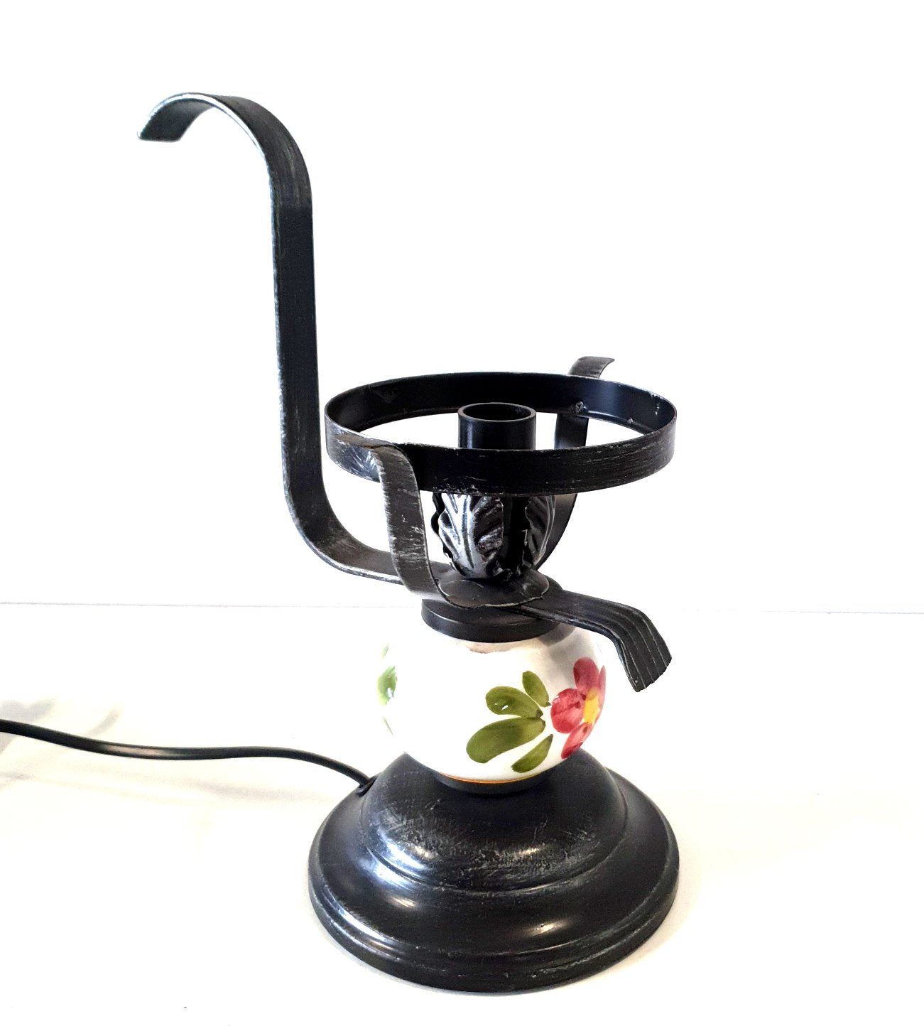 8015 Lampada da tavolo in ferro battuto