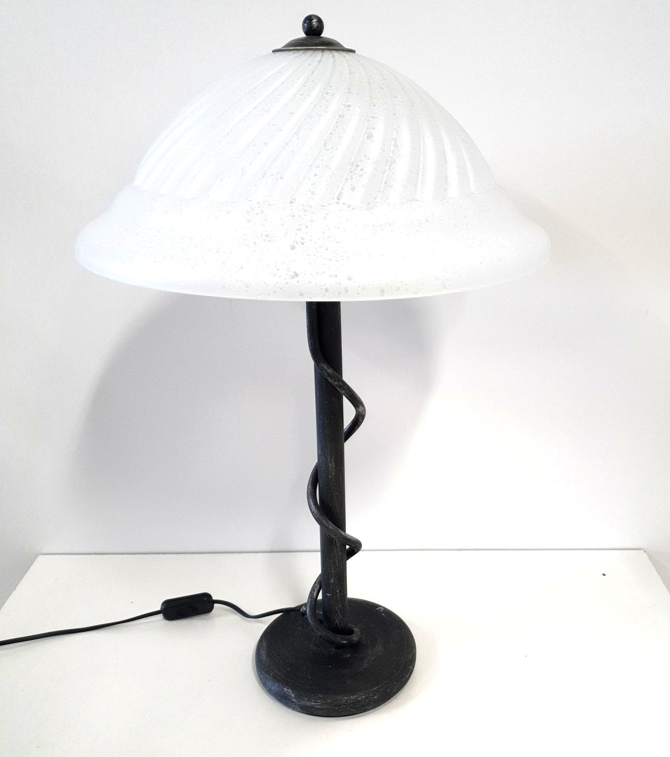 8167 Lampada da tavolo in ferro battuto