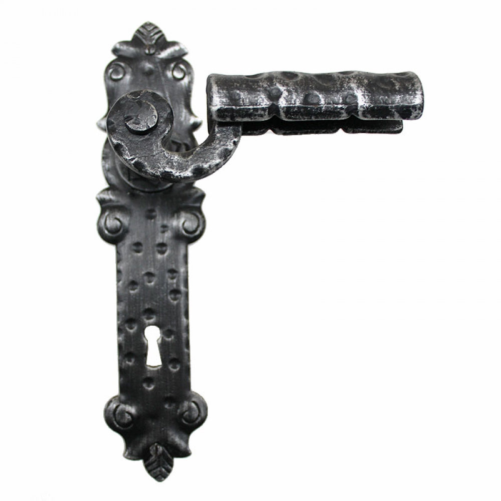 2017 Maniglia in Ferro Battuto per Porte su Placca.