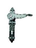 2007 Maniglia in Ferro Battuto per Porte su Placca.