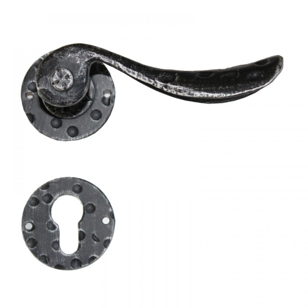 2057 Maniglia in Ferro Battuto per Porte su Rosetta