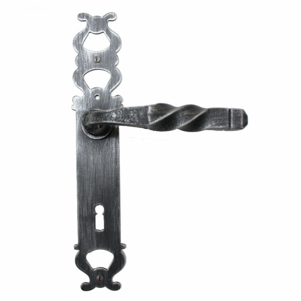 2069 Maniglia in Ferro Battuto per Porte su Placca.