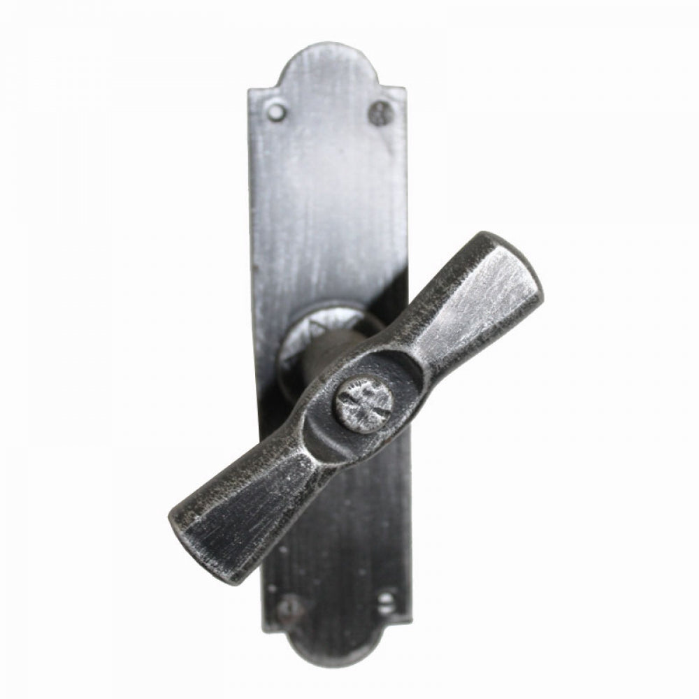 2120 Maniglia in Ferro Battuto per Finestra.