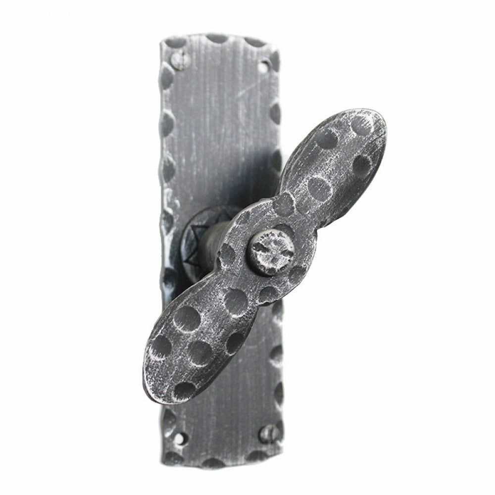 2121 Maniglia in Ferro Battuto per Finestra.