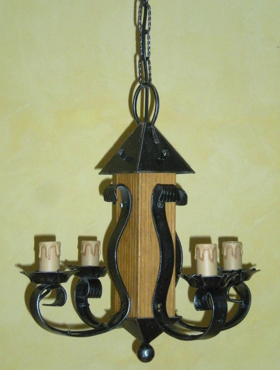 8055 Lampadario in ferro battuto a 4 luci