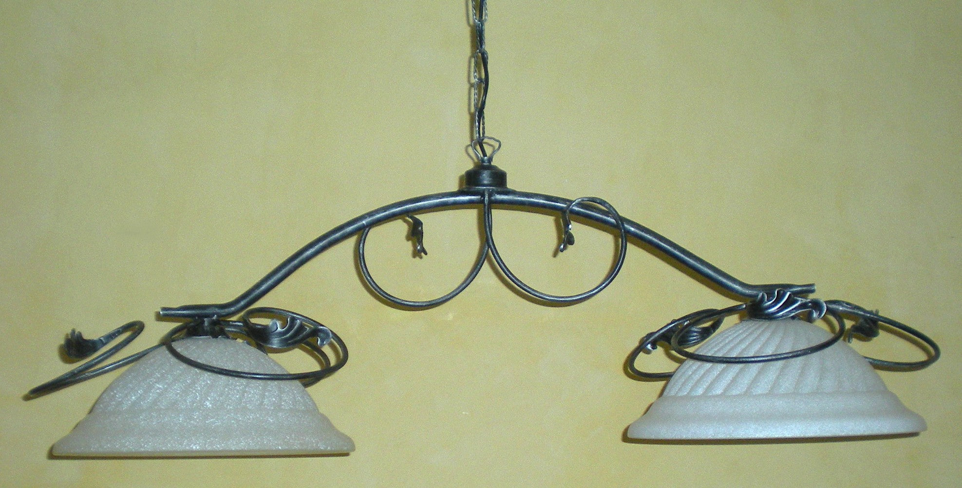 8202 Lampadario in ferro battuto a 2 luci